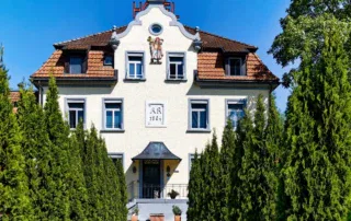 Eingang am Hotel Trompeterschlössle