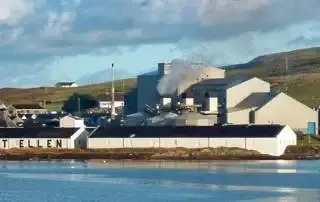 Port Ellen Destillerie und Mälzerei Meeransicht