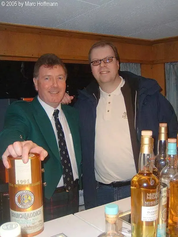 Jim McEwan (damals Bruichladdich) zusammen mit Marc A. Hoffmann (v.l.n.r.) Jim McEwan (damals Bruichladdich) zusammen mit Marc A. Hoffmann (v.l.n.r.)