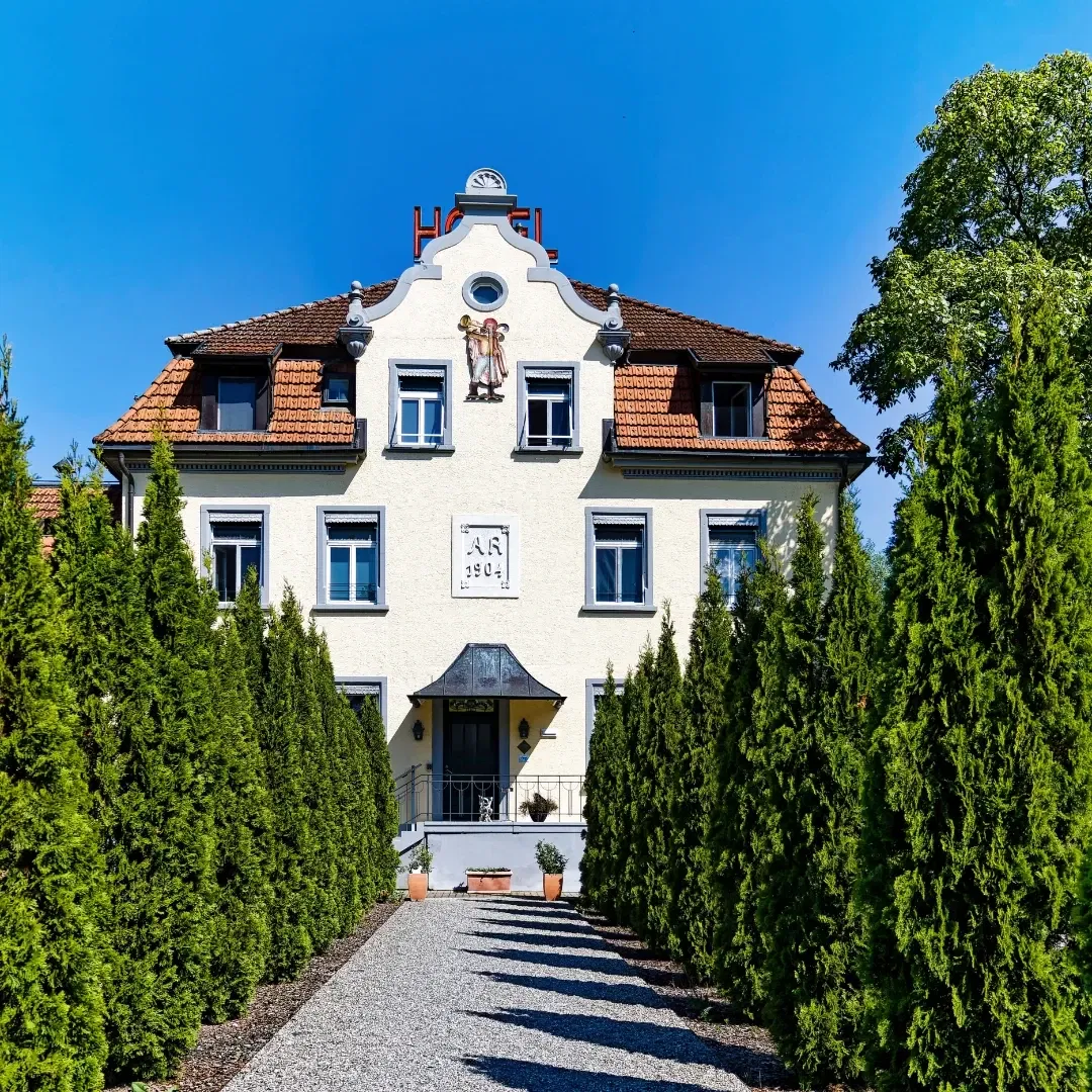 Eingang am Hotel Trompeterschlössle